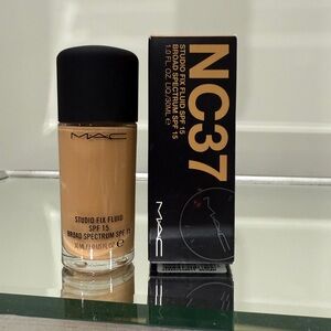 MAC Cosmetics Studio Fix Fluid Foundation NC37